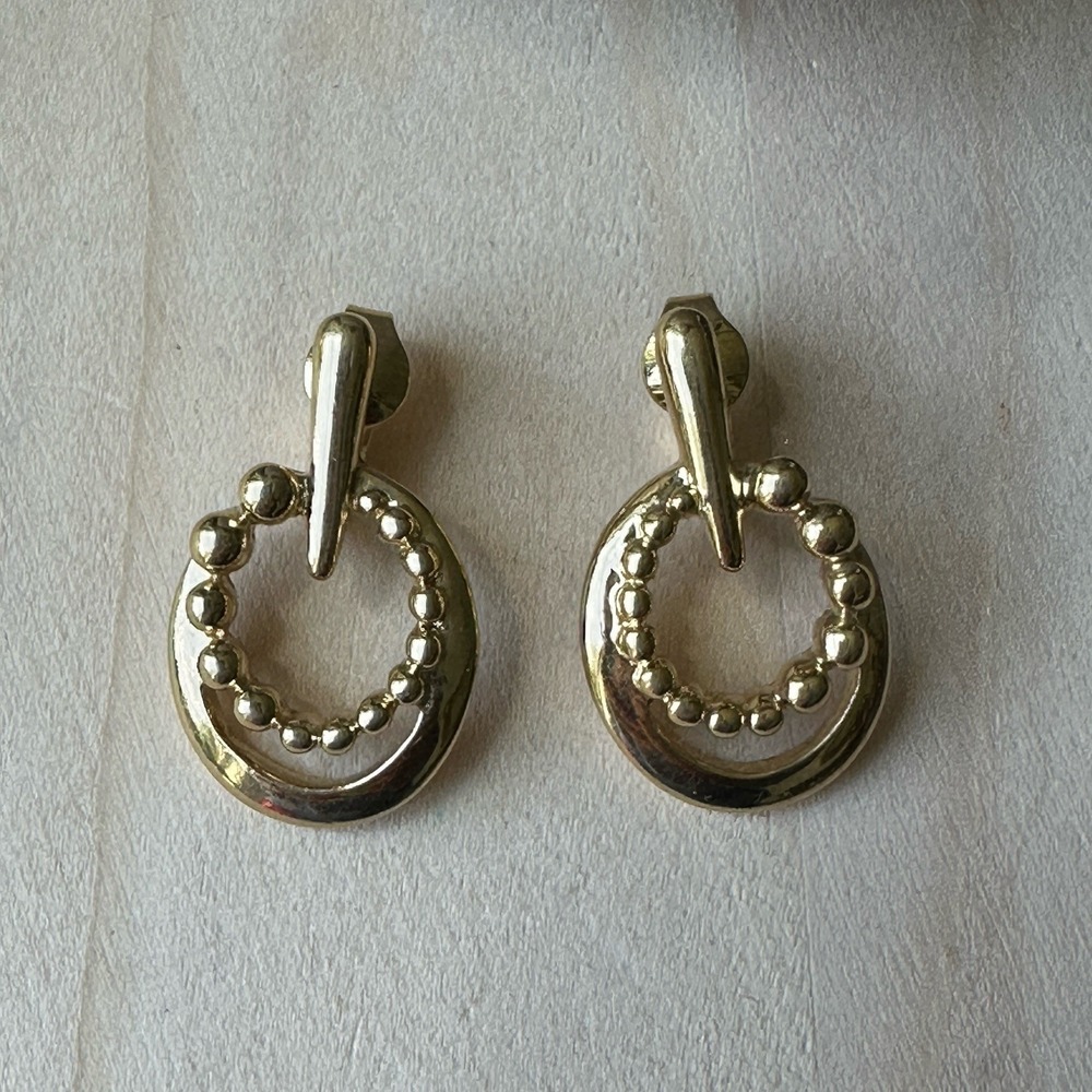 Vintage Trifari Door Knocker Clip Earrings 1.25 Inch Oval Gold Elegant Geometric